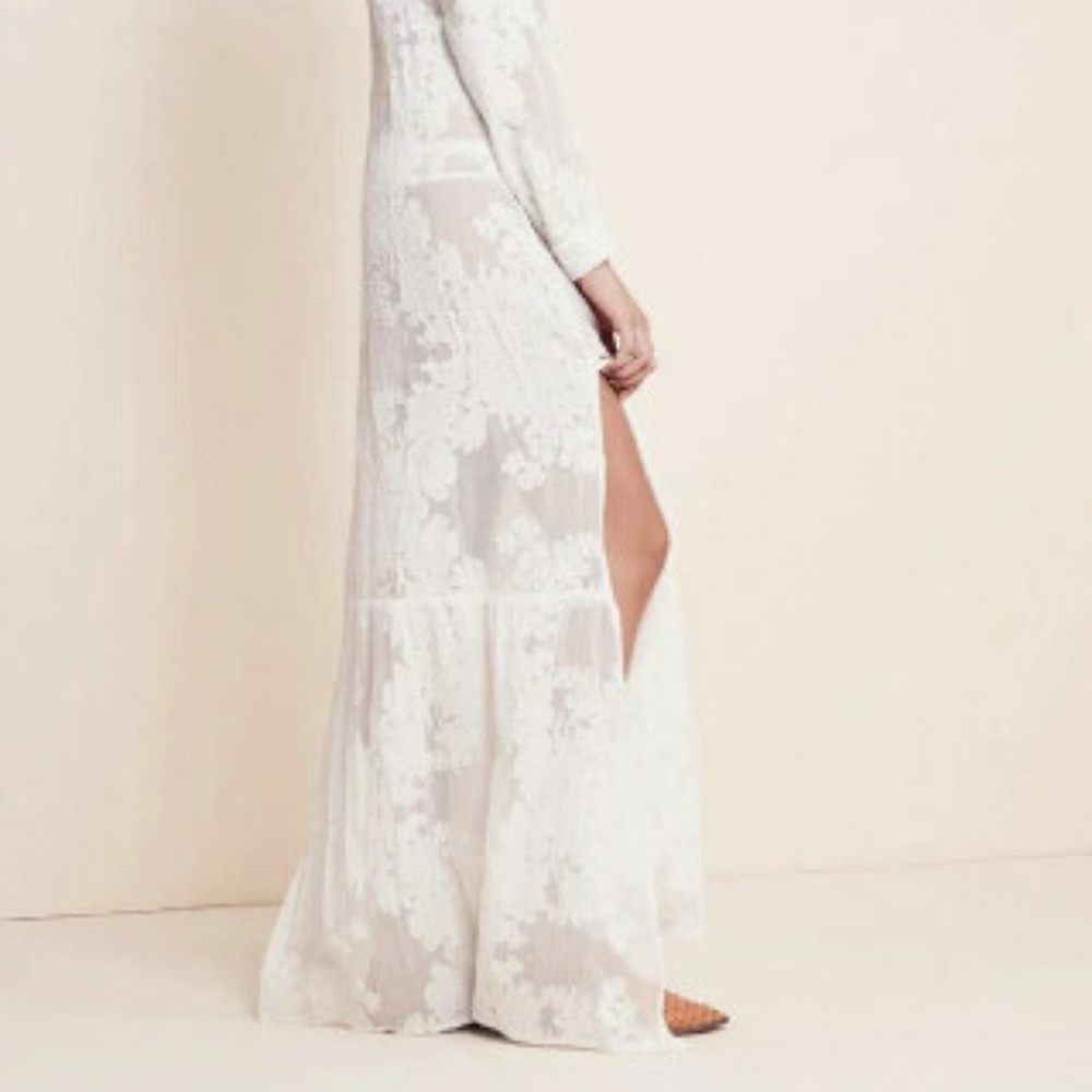 Last one! No restock ❤️ Cali Lace Maxi Dress - Picture 5 of 8